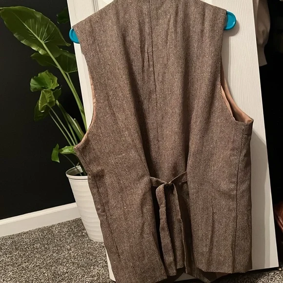 COPY - Wool herringbone vest - Picture 3 of 4